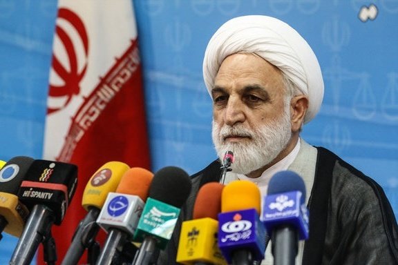 متوسط دریافتی مدیر یکی از وزارتخانهها در سال ۹۴، ۲۰۰میلیون تومان بود / بدهی ۱۵۰هزار میلیاردی دولت به بخش خصوصی